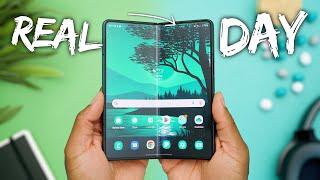 Samsung Galaxy Z Fold 4 - Real Day In The Life Review!