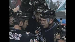 Peter Bondra scores from Sergei Gonchar and Adam Oates assists (2001)