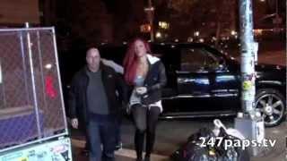 Rihanna makes Paparazzi dance for Joy in New York City (Fan Cam)