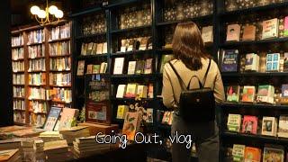 Going out Alone, vlog｜Eating Ramen,  bus tour, Bookstore