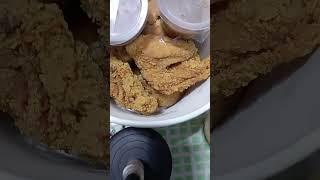 JOLLIBEE CHICKEN JOY IN A BUCKET #satisfying taste #crispylicious #yummylicious #delicious #shorts