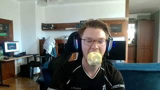 Stormstormer enjoys an apple after winning fight vs OG