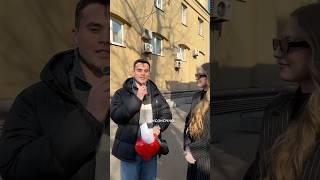 Спросили у мужчин, кто им больше нравится: блондинки или брюнетки? 🫢