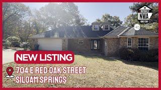 Spacious Home on Acreage Near Town - 704 E Red Oak St, Siloam Springs, AR