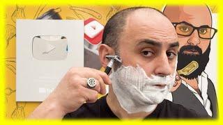 ASMR Razor Shave and Beard Care: Soft Touches to Relieve Stress