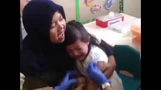 Arsy Anak Anang dan Ashanty Suntik Imunisasi