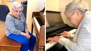 92-Year-Old Woman With Dementia Plays Piano Perfectly