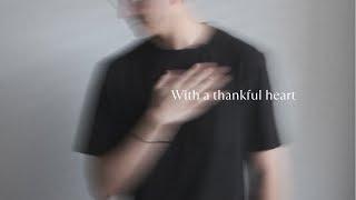 With A Thankful Heart (Lyric Video) - Hugo Bravo