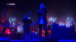 Massive Attack - Atlas Air (Live - Melt Festival 2010)