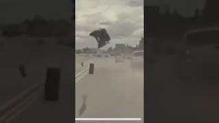 Gara-gara tayar. Dendam betul tayar tu dengan dia