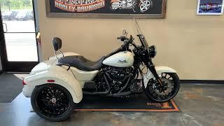 2023 Harley-Davidson Freewheeler in White Sand Pearl-FLRT