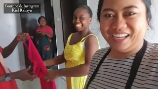 Reaksi Keluarga Afrika saat di beri Baju dari Indonesia (Bali), makeup saudara di Afrika (Nigeria)