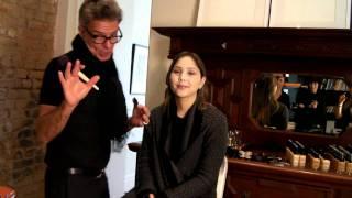 Eduardo Ferreira from Bobbi Brown's 5 step eyeshadow application