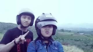 Masih kerabat kotak (couple)