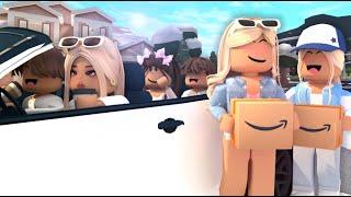 The Beginning Of The NEW PEACH FAMILY! *MOVING IN OUR NEIGHBOURHOOD* VOICE Roblox Bloxburg Roleplay