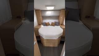 Autocaravana para 5 personas  Adria Matrix Axess 670 SC  Para más info en la web #autocaravanas