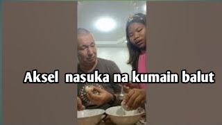 Aksel try to eat balut