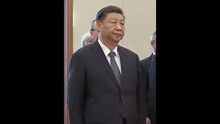 纪念毛泽东诞辰130周年，习近平主席到毛主席纪念堂。向毛主席三鞠躬。
