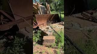Borehole cleaning with dry ice.