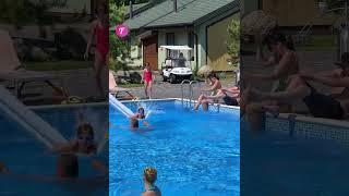 Überraschende Wende der Ereignisse bei Mutters Pool Entspannung #shorts