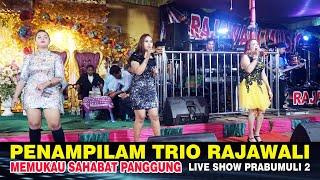 Heboooh...! penampilan Om.Rajawali musik yg memukau penggemar nya, dengan Goyangan Trio nya.