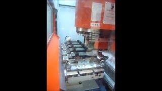 Several ARNOLD TWIN OLD jaws on the same table