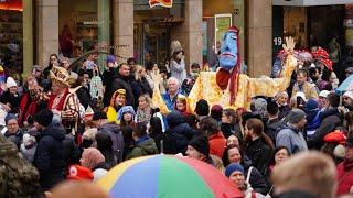 Tausende beim traditionellen Karnevalsumzug in der Kasseler Innenstadt 01.03.2025