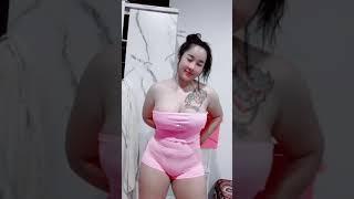 Goyang Tiktok hot. yang bergetar lebih asik #shorts #tiktok