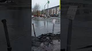 У областной больницы дорогу не перейти, что перед ремонтом, что после!  Видео: Никита Онегин
