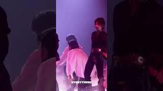 Did he just...  #hyunjin #lovestay #sexykinghyunjin #danceracha #taste #maxident #straykids