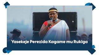 Mukarwego yasekeje Perezida Kagame mu Rukiga||Uko yagiye kwiga ku myaka 50