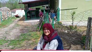 YAĞMURLU  BİR  SABAH  KOMŞULARLA  SOHBET