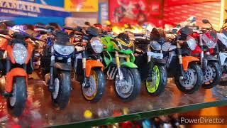 1:18 SCALE DIE-CAST METAL BIKES AND CARS