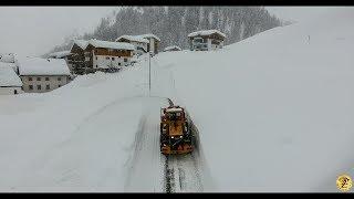 Volvo Radlader mit Schneefräse / Winter Wonderland in Samnaun / Ischgl / Switzerland / DJI