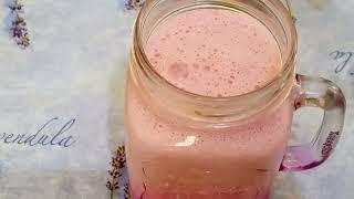 Strawberry milkshake by Food Quest