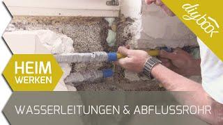 Wasserleitungen und Abflussrohr verlegen