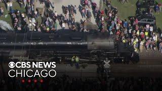 Big Boy locomotive rolls through Illinois