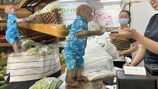 Bibi and Dad went to the supermarket to buy vegetables, fish, tofu and rice!