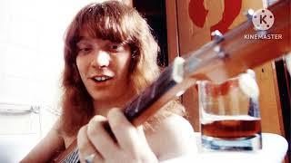 Steve Priest   man on The Bass The Best