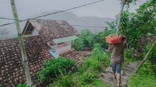 Kampung Di Atas Gunung Dingin Berkabut, Pedesaan Jawa Barat