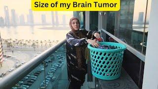 Tumor ka Size "ping pong ball" jitna hai