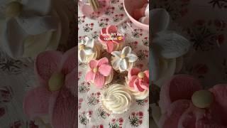 Easy daisy cupcakes using marshmallows  #easybaking #easytreats #cottagecore #springbaking