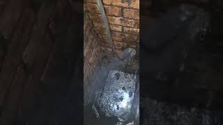 Pipe jetting to unblock drain pipe