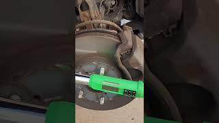How to Properly Torque Bolts (Torque Wrench Tips & Tricks)