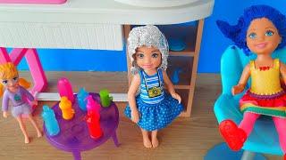 Polly pocket Annesinin Saç Boyalarını Değiştirdi Eyvah Barbie