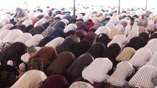 Muslims in India celebrate Eid with prayers  | VOA News