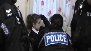 UK police is busy helping corrupt social workers to take the child hostage