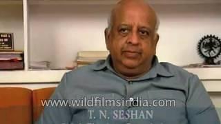 T.N. Seshan sets the deadline for issue of photo-identity cards for polls in 1995