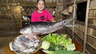 Yummy big fish and squids cooking with country style - Cooking with Sreypov