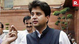 Jyotiraditya Madhavrao Scindia Supporters Protest Outside His Residence In Delhi